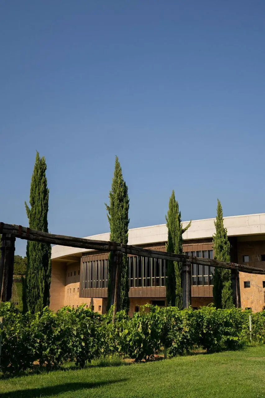 Villa toscana con cipressi, contesto tipico di intervento Fea Trade